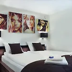Black Swan House, Old Town 아파트호텔 4*