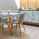 Black Swan House, Old Town 4*