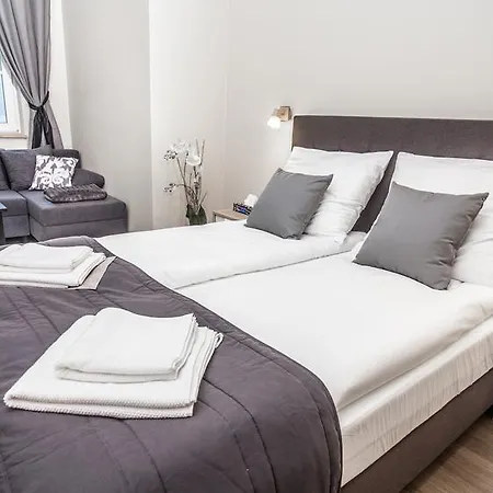 Apart-hotel Black Swan House, Old Town 3*