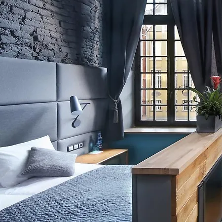 Black Swan House, Old Town 3*