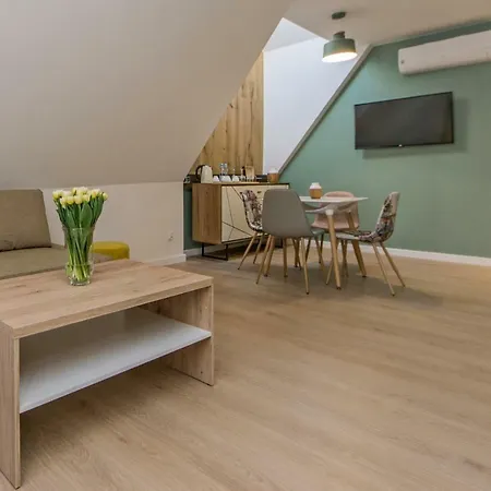 Black Swan House, Old Town 4*