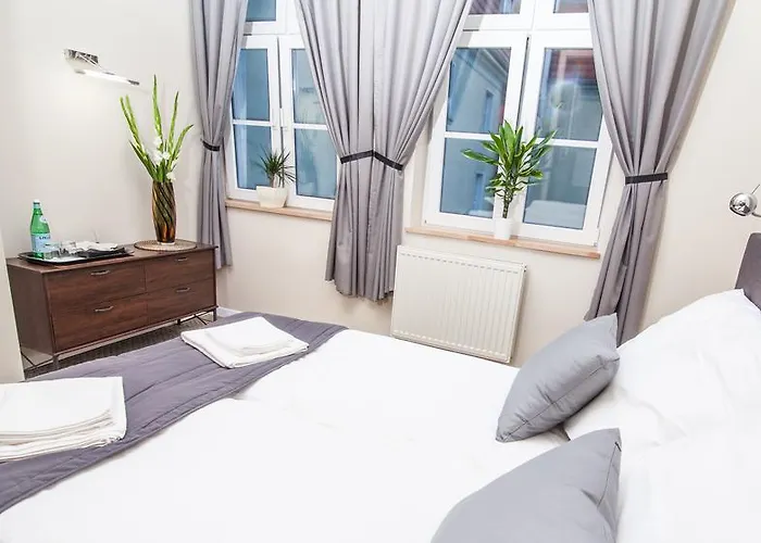 Black Swan House, Old Town