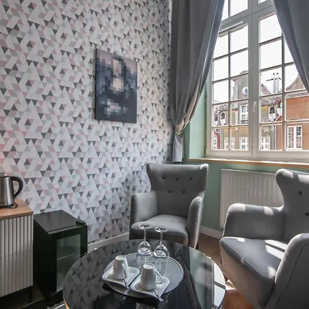 Aparthotel Black Swan House, Old Town 4*