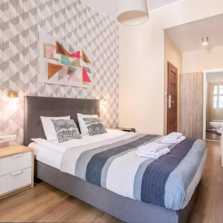 Black Swan House, Old Town アパートホテル 4*