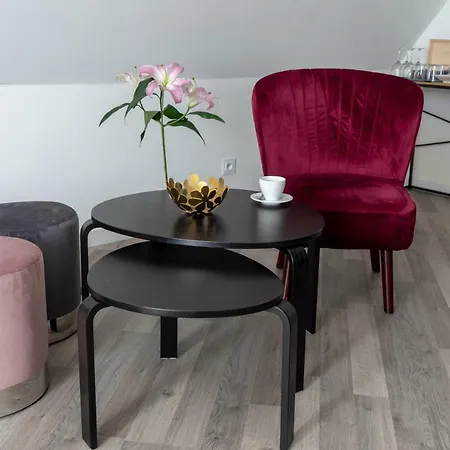 Black Swan House, Old Town Aparthotel 3*