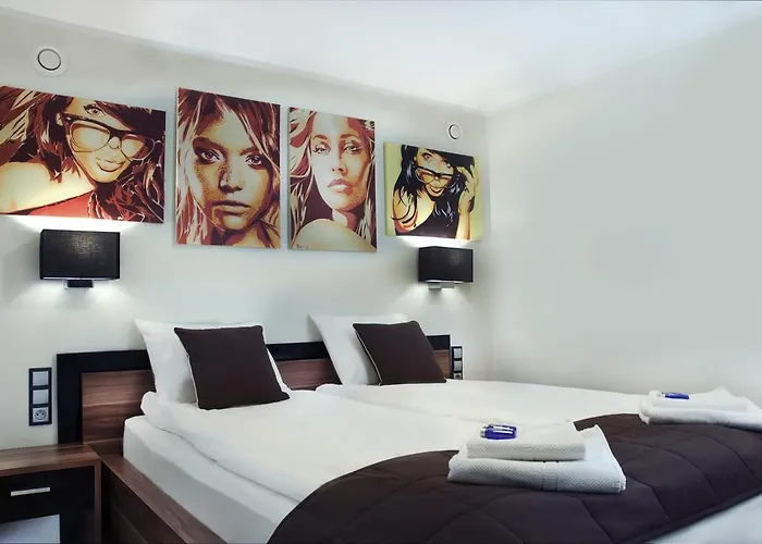 Black Swan House Апарт-отель 4*