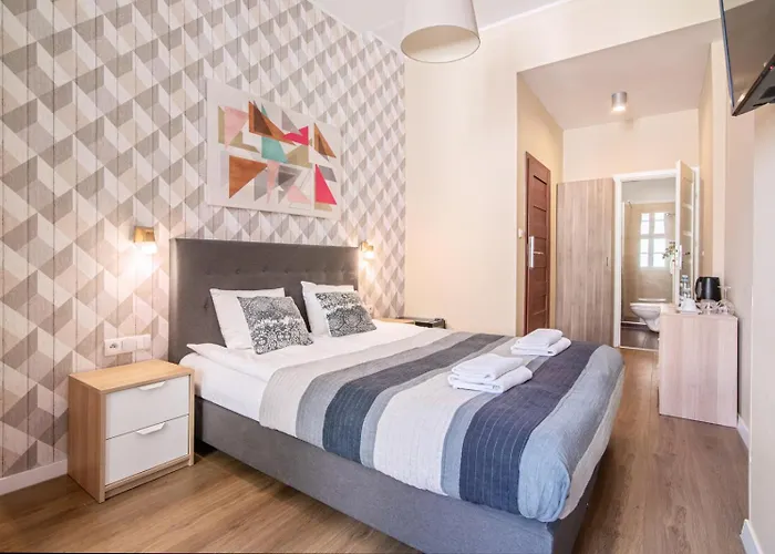 Black Swan House, Old Town Aparthotel 4*