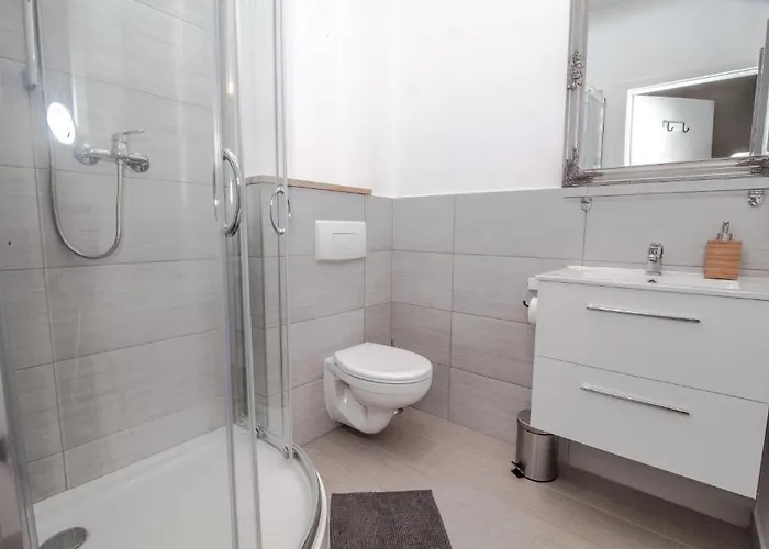 Black Swan House, Old Town