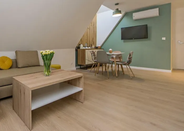 Black Swan House, Old Town 4*