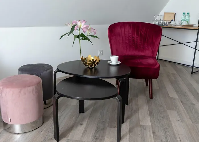 Black Swan House, Old Town Aparthotel 4*