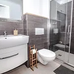 アパートホテル Black Swan House, Old Town 4*