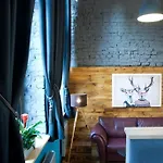 Black Swan House, Old Town アパートホテル 4*