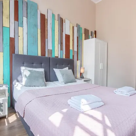 Black Swan House, Old Town 3*